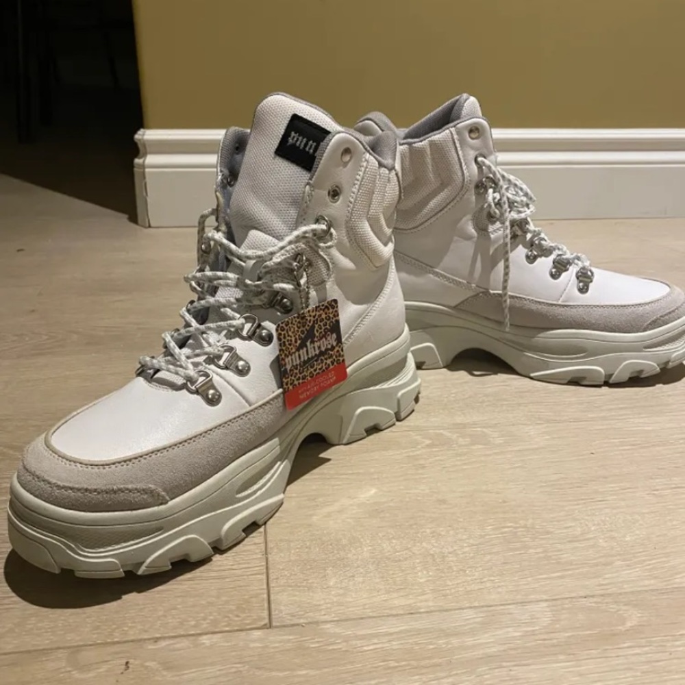 Punkrose by sketchers boots